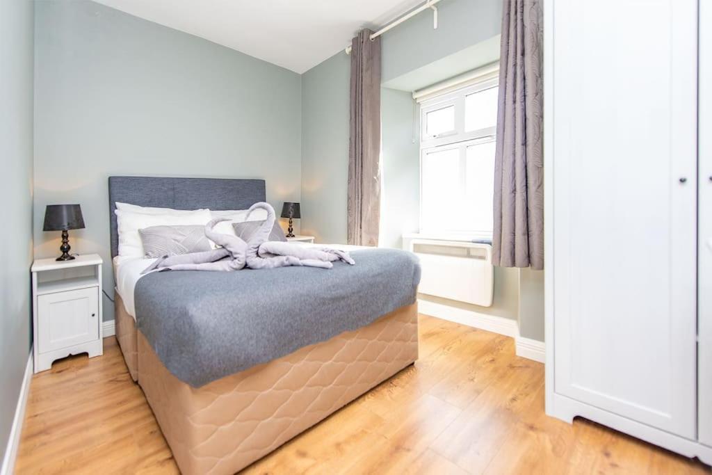 Clonbur House - Two Bedroom Village Apartment Голуэй Экстерьер фото